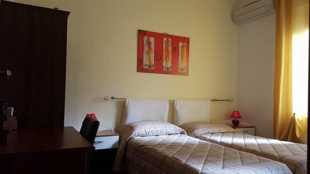 B&B Fantar House 카르보니아 외부 사진
